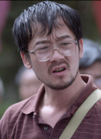 美女扒开尿口给男人看